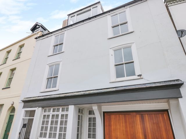 34b Clarence Street - 1004371 - photo 2
