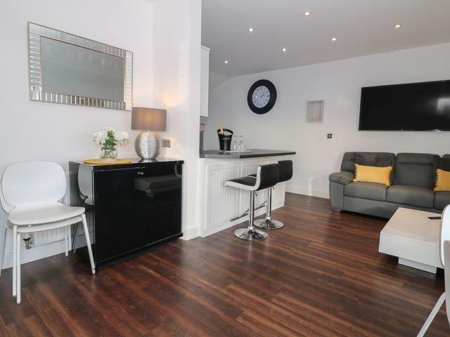 8 Marina View - 1007834 - photo 2