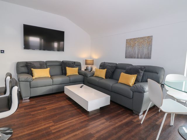 8 Marina View - 1007834 - photo 3