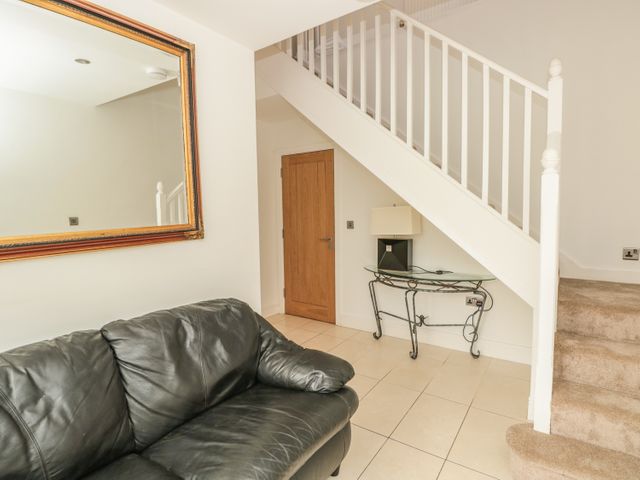 Lower Norton Apartment - 1008080 - photo 2
