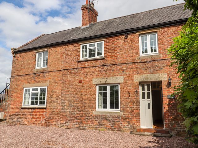 Well House Farm Flat 1 - 1008377 - photo 3