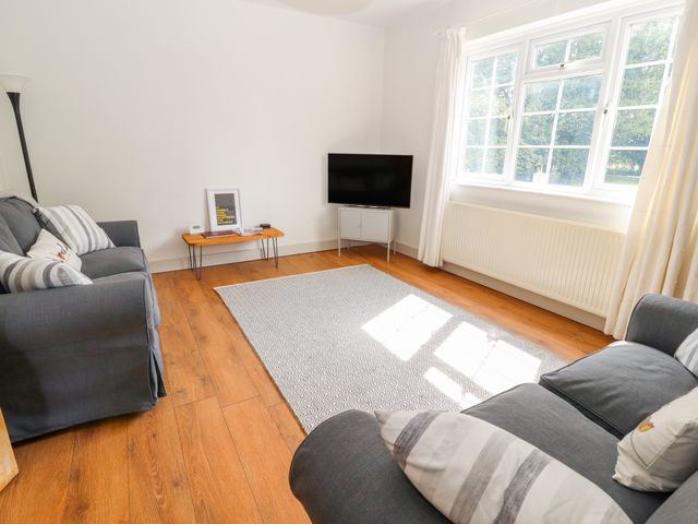 Well House Farm Flat 1 - 1008377 - photo 5