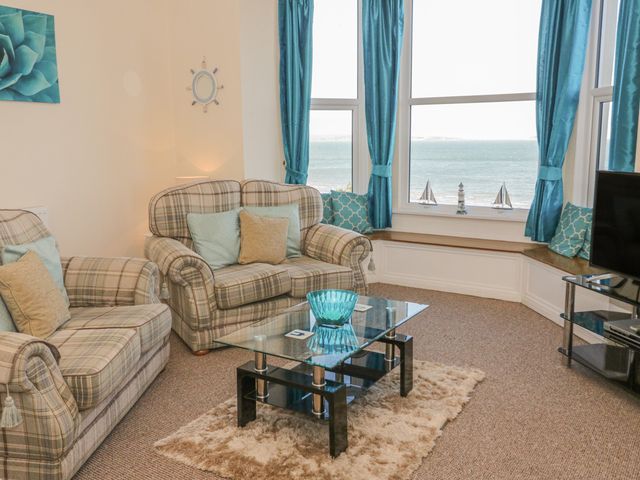 Llys Madoc, First Floor Flat - 1014017 - photo 2