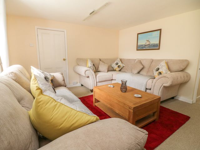9 Copes Gardens - 1015463 - photo 5