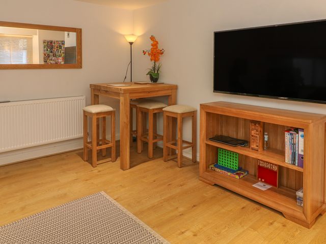 Flat 2 Galloway House - 1015493 - photo 4