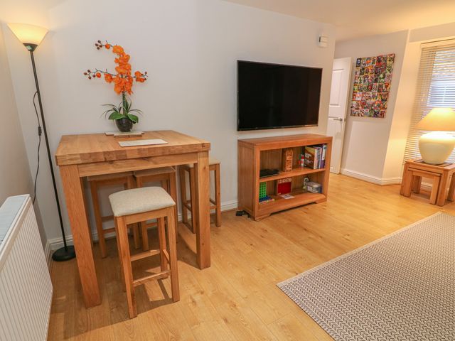Flat 2 Galloway House - 1015493 - photo 5