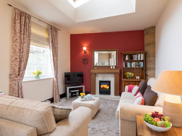 Ann's Cottage (Mews) - 1015784 - photo 2