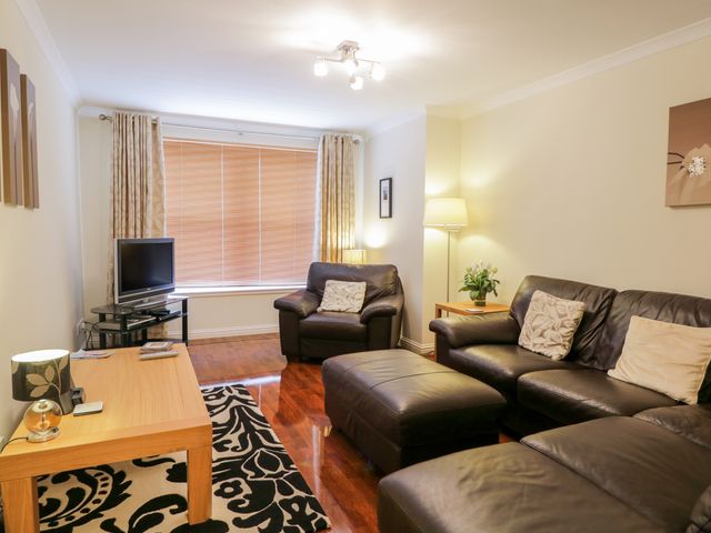 7 Riverside Gardens - 1017071 - photo 2