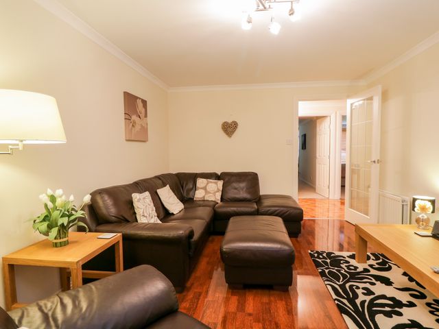 7 Riverside Gardens - 1017071 - photo 4