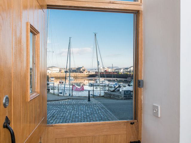 The Captain's Bank - 1018983 - photo 3