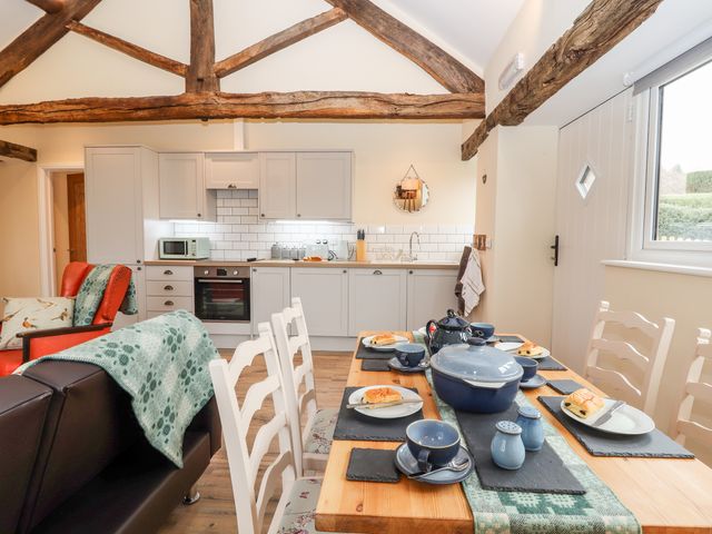 Cut Moch, Plas Moelfre Hall Barns - 1020501 - photo 3