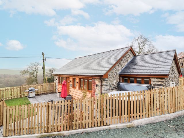 Cut Moch, Plas Moelfre Hall Barns - 1020501 - photo 1 