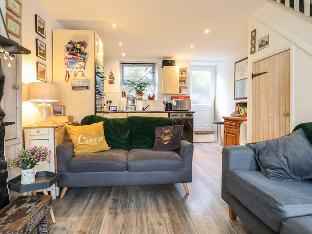 3 Barlwyd Terrace - 1020746 - photo 5