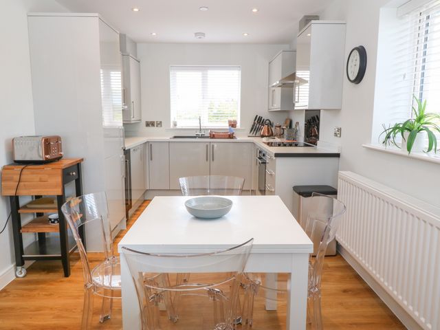 Beach Apartment 9 - 1022295 - photo 4