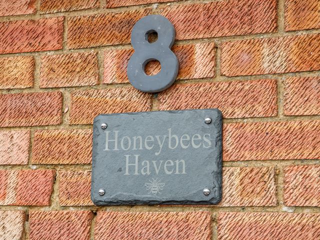 Honeybees Haven - 1024316 - photo 4