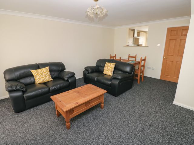 21 Heol Gylfinir - 1025332 - photo 4