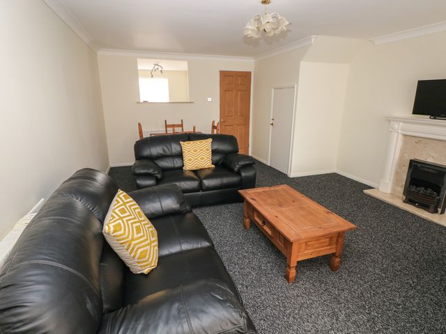 21 Heol Gylfinir - 1025332 - photo 5