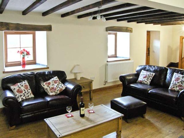 Stabal-y-Gwedd - 10261 - photo 4