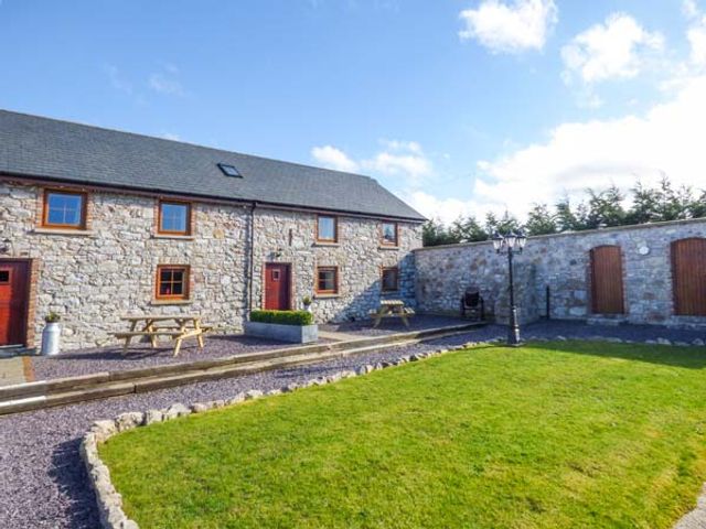 Stabal-y-Gwedd - 10261 - photo 2