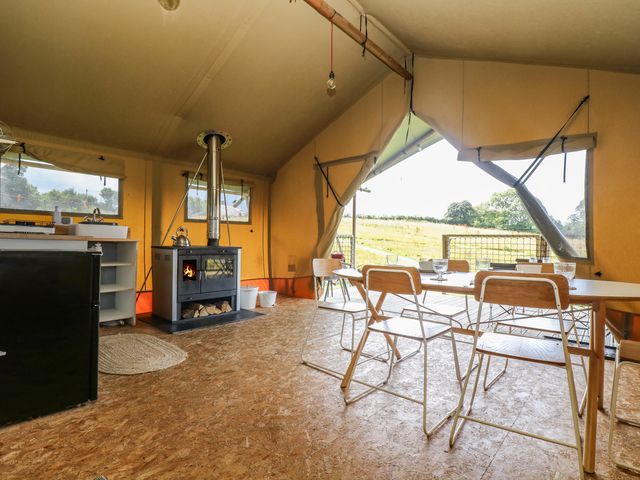 Honey @ Stars & Embers Glamping - 1026534 - photo 5