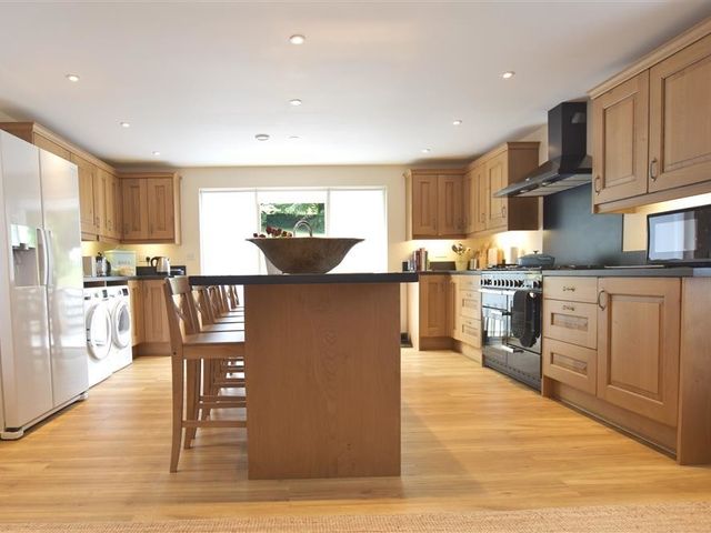 Gwelfor, Newport - 1035753 - photo 2