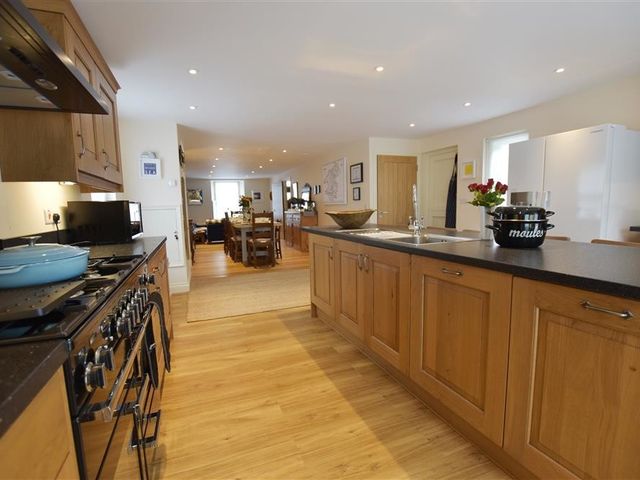 Gwelfor, Newport - 1035753 - photo 4