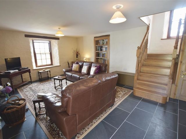 Panteurig Farmhouse - 1036084 - photo 2