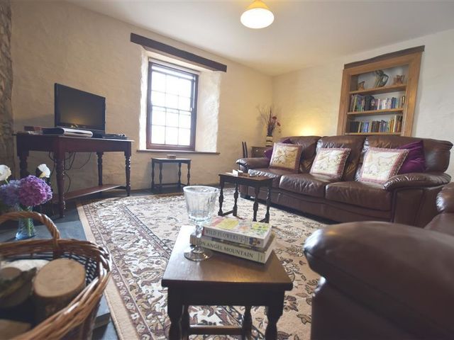 Panteurig Farmhouse - 1036084 - photo 3