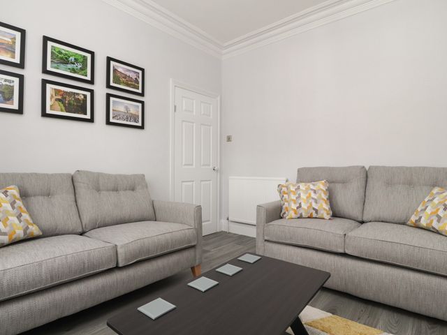 Acorn Cottage - 1037180 - photo 3