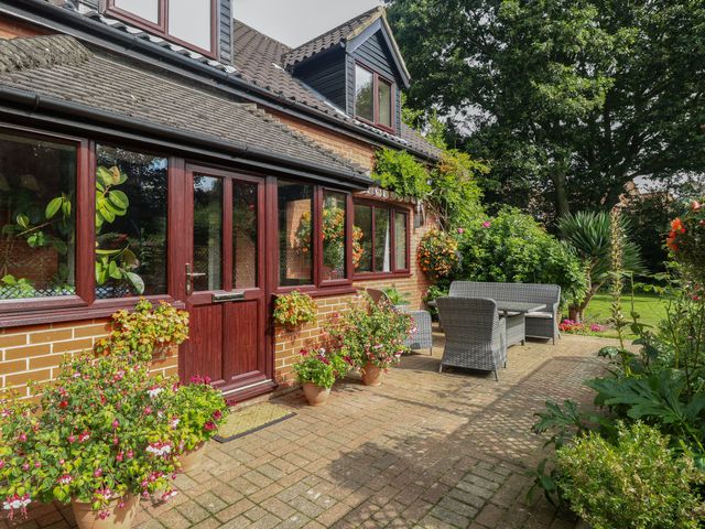 Walnut Tree Cottage - 1038311 - photo 2