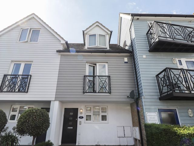 4 Fishermans Wharf - 1038316 - photo 2