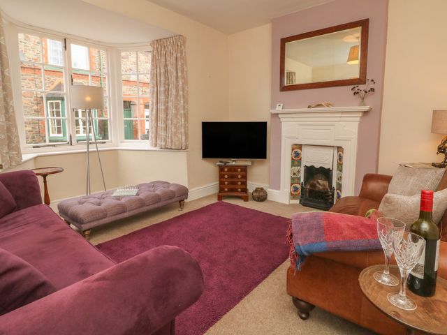 3 Lowerbourne Terrace - 1039481 - photo 2
