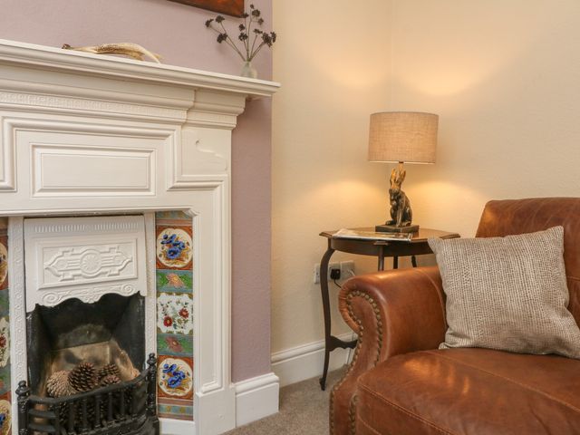 3 Lowerbourne Terrace - 1039481 - photo 3