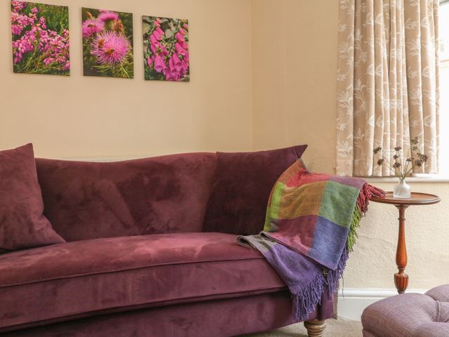 3 Lowerbourne Terrace - 1039481 - photo 4