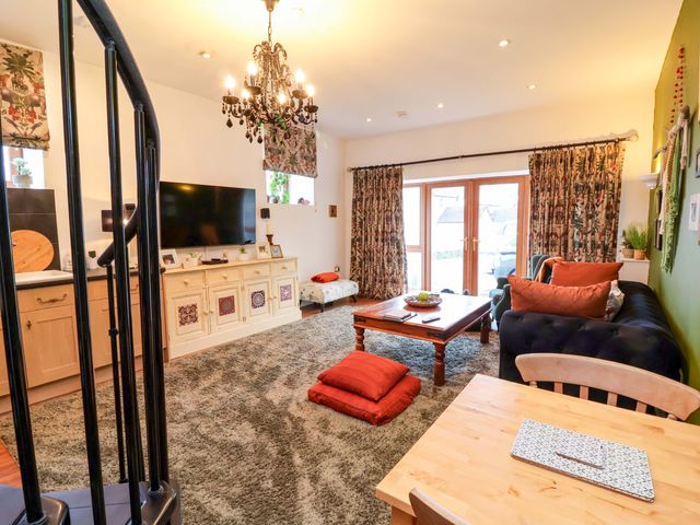 The Coach House, The Grove - 1039698 - photo 5