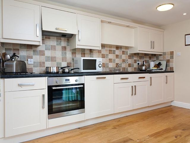 Low Croft Cottage - 1042069 - photo 4