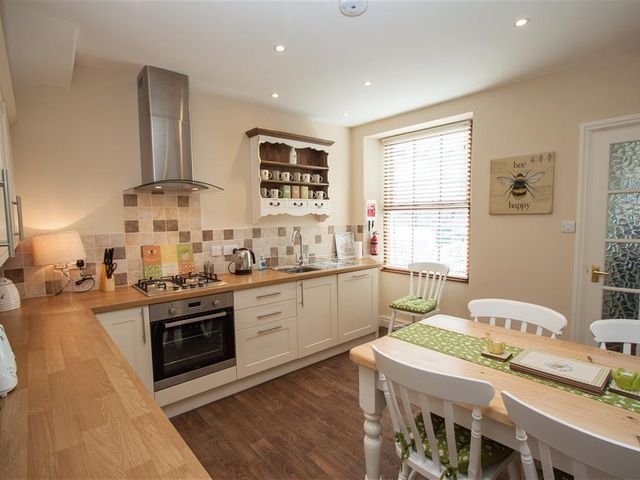 Acorn Cottage - 1042605 - photo 3