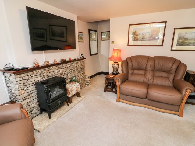 Piggy Bank Cottage - 1045067 - photo 4