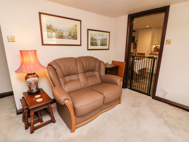 Piggy Bank Cottage - 1045067 - photo 5