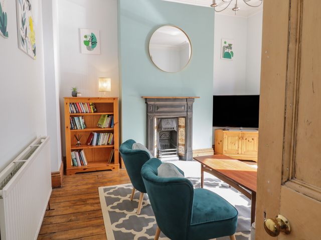4 Tan Y Bryn Road - 1045988 - photo 5