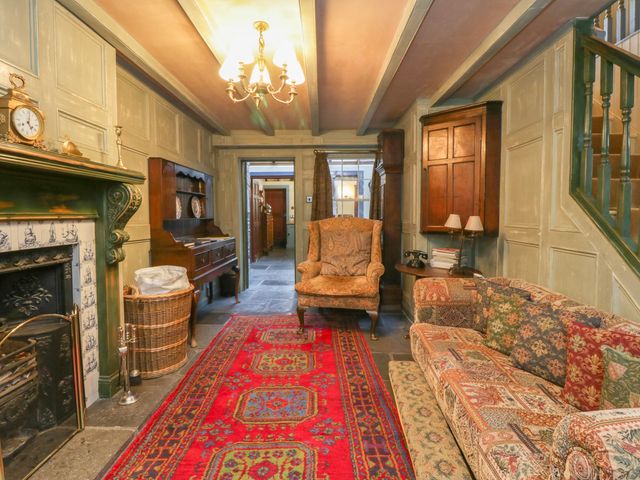The Precinct House - 1046834 - photo 3
