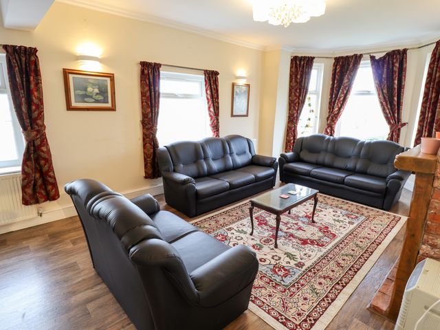 Bank House - 1047326 - photo 3