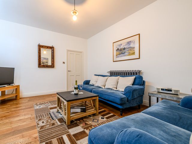 Low Bank - 1048601 - photo 3