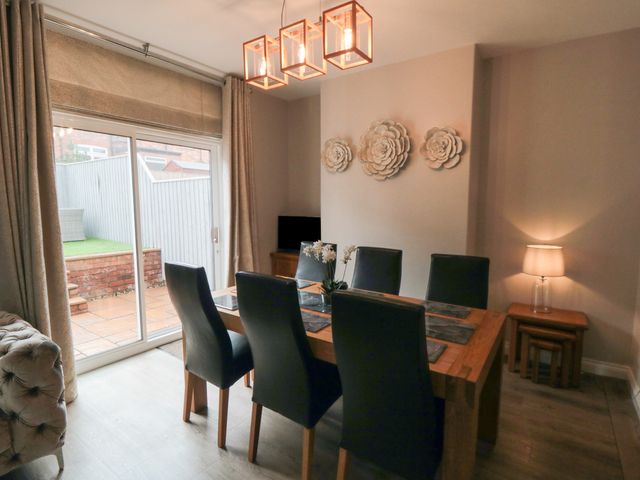 25 Victoria Park Avenue - 1050913 - photo 5