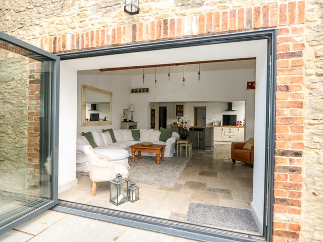 The Coach House - 1051137 - photo 2