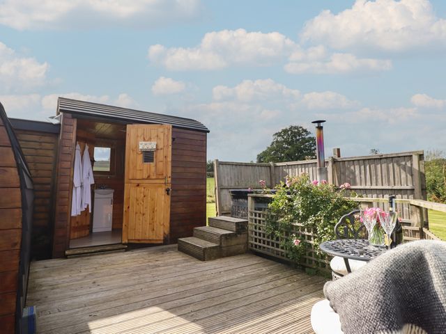 Embden Pod at Banwy Glamping - 1052423 - photo 5
