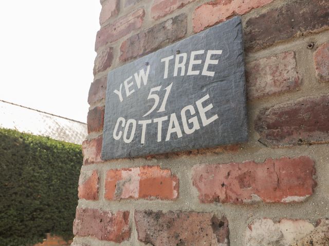 Yew Tree Cottage - 1053316 - photo 3