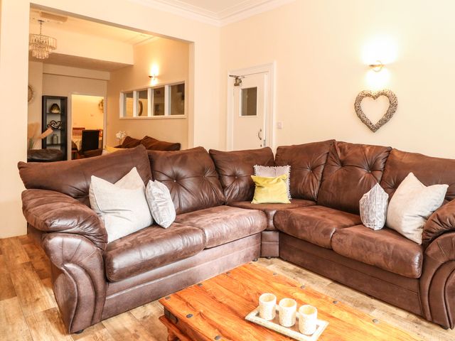 Clover Court - 1053564 - photo 5