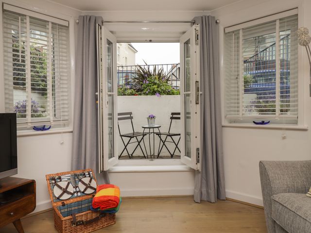Lower Deck - 1054152 - photo 3