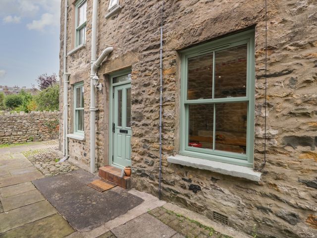 2 Kings Yard - 1055224 - photo 2
